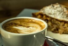 Zimní kávové speciality: připravte si mandlové cappuccino jako z kavárny